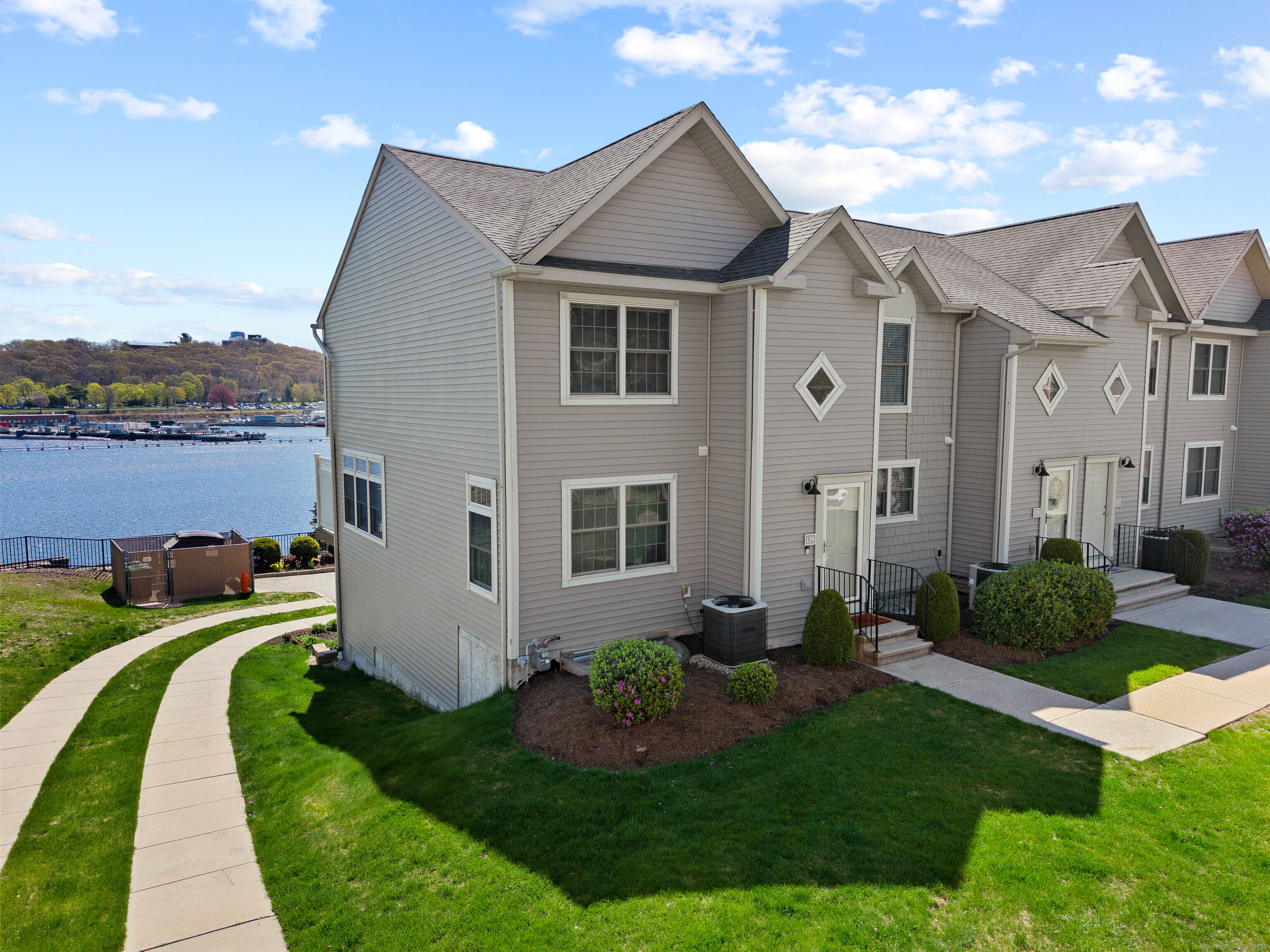 Property for Sale at Scotch Cap Road 139, Waterford, Connecticut - Bedrooms: 2 
Bathrooms: 3 
Rooms: 5  - $469,900