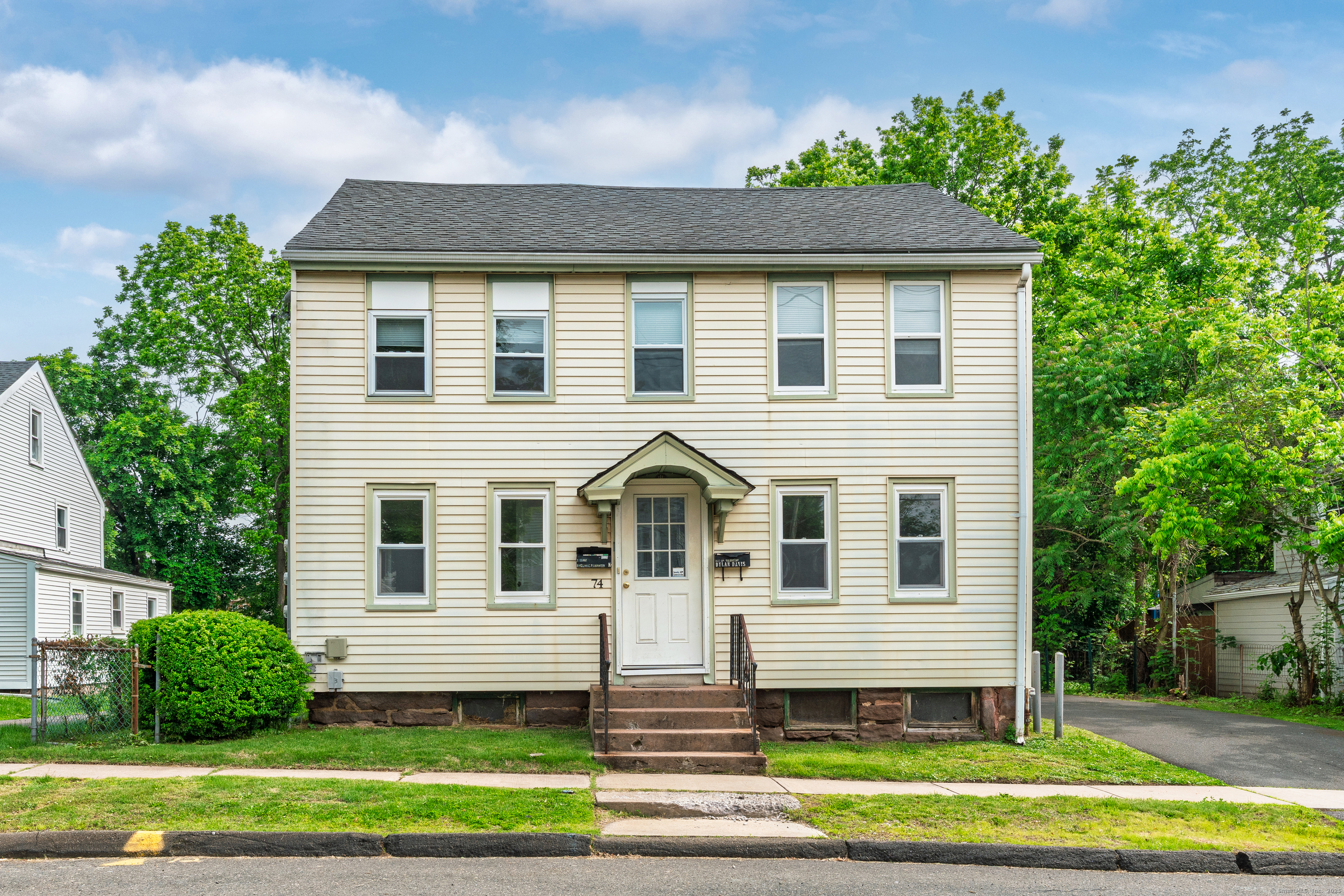 Property for Sale at Mill Street, Middletown, Connecticut - Bedrooms: 4 
Bathrooms: 2 
Rooms: 8  - $299,900