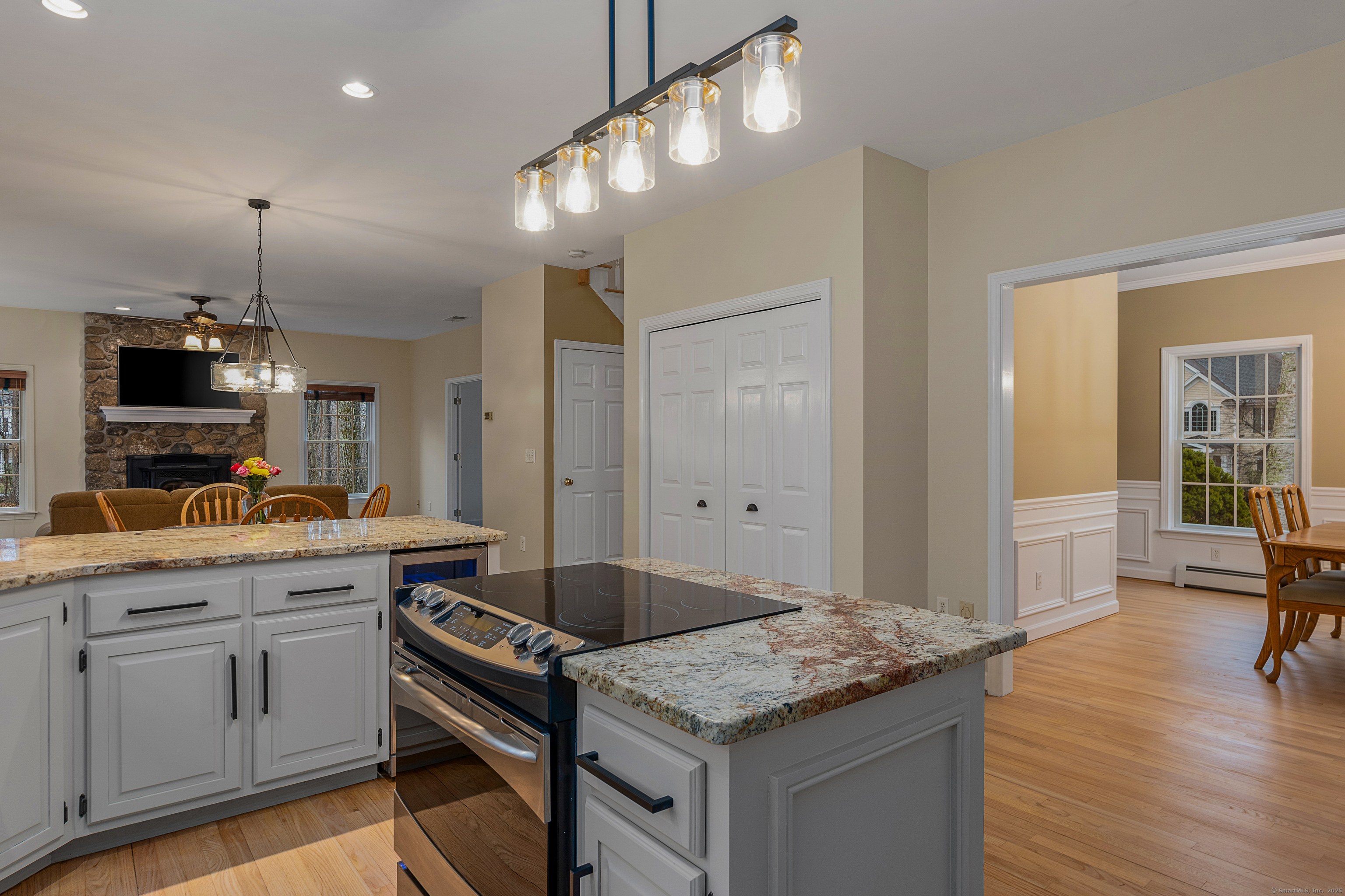 6 Fawn Trail, Tolland, Connecticut image 12