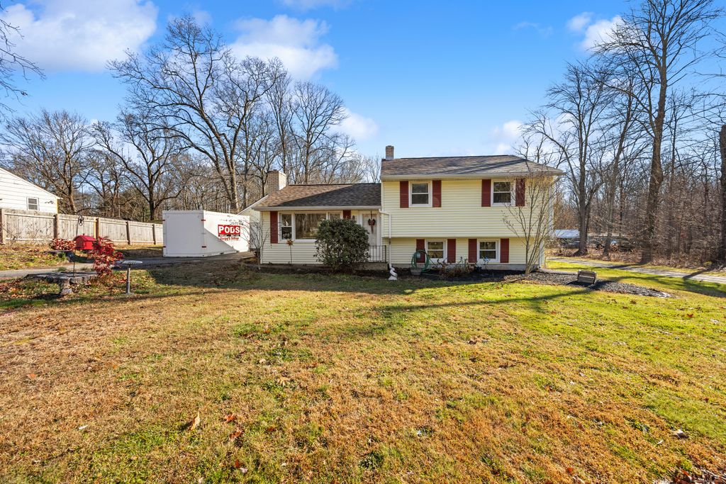 Photo of 122 N Airline Road, Wallingford, CT 06492 (MLS # 24143351)