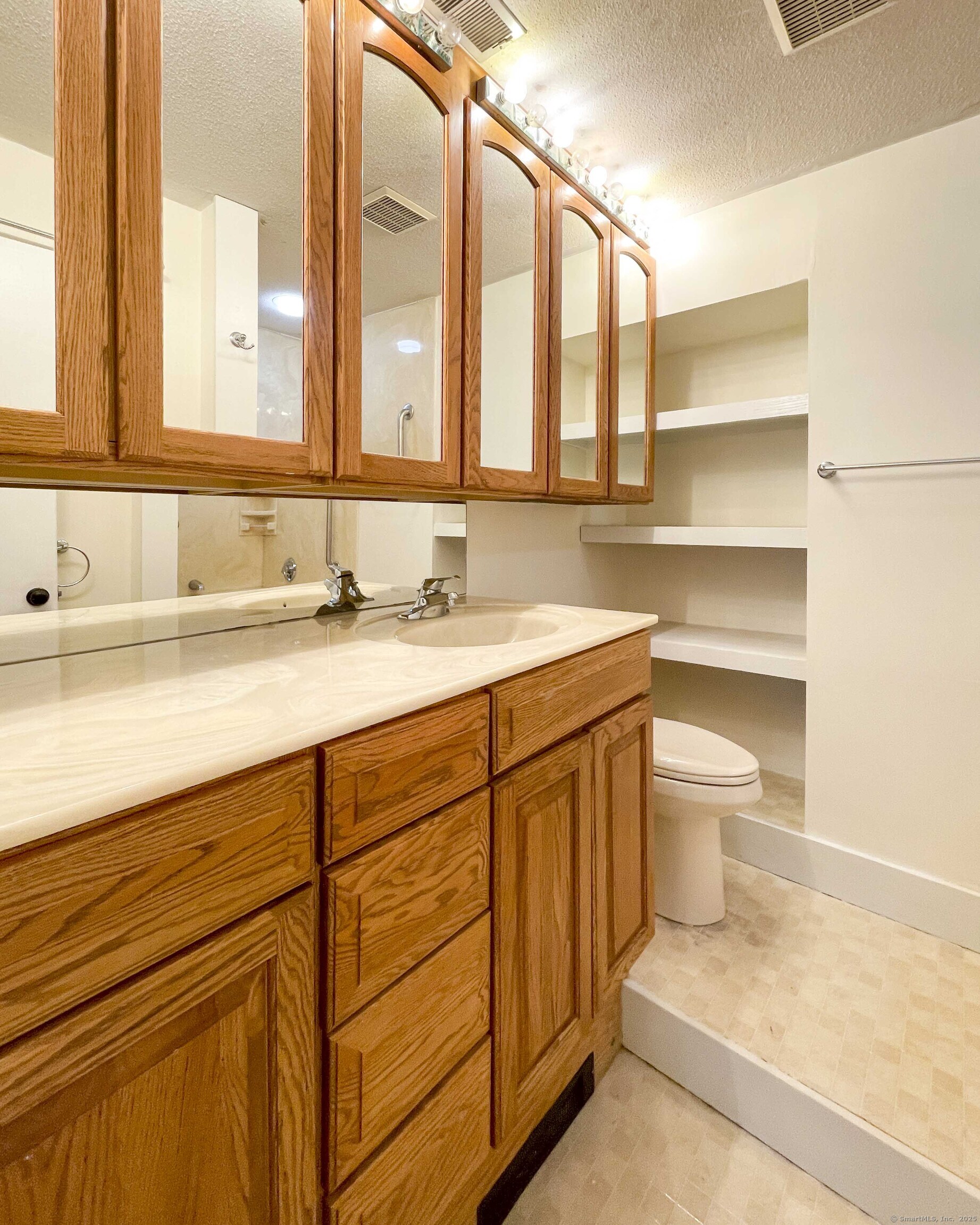 1 Brittany Circle, Cromwell, Connecticut image 17