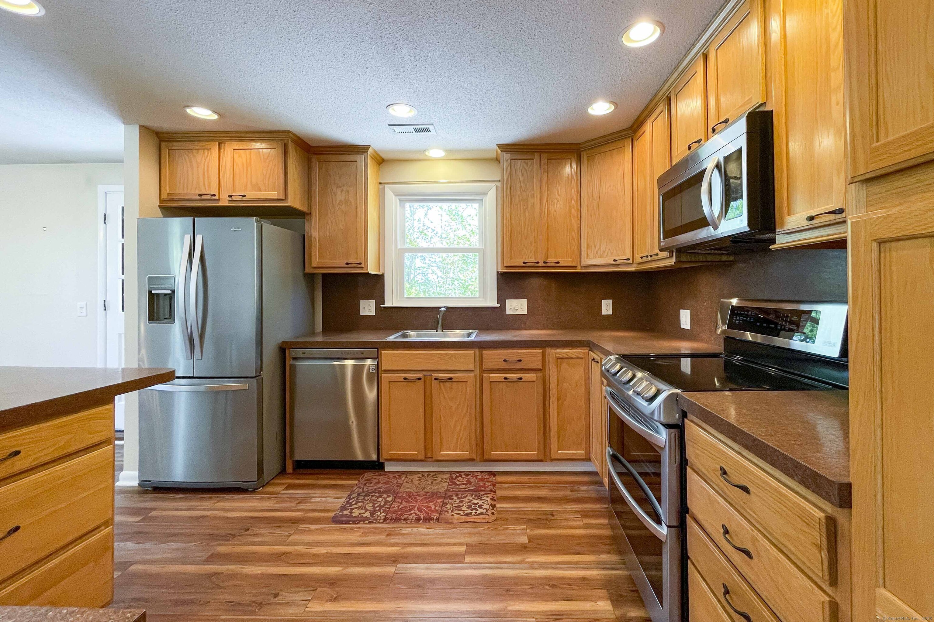1 Brittany Circle, Cromwell, Connecticut image 5