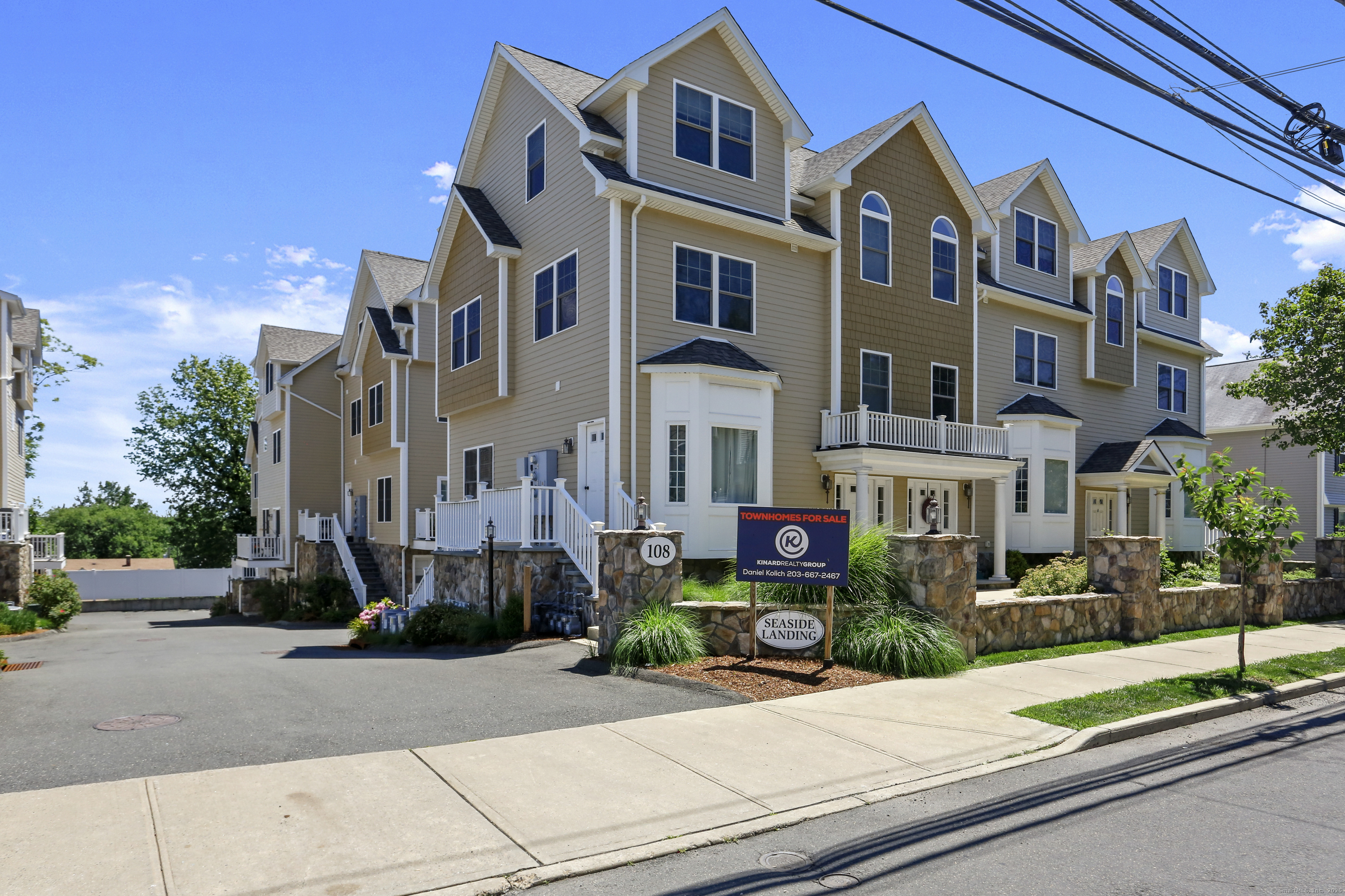 Property for Sale at Seaside Avenue Apt 10, Stamford, Connecticut - Bedrooms: 3 
Bathrooms: 4 
Rooms: 6  - $795,000