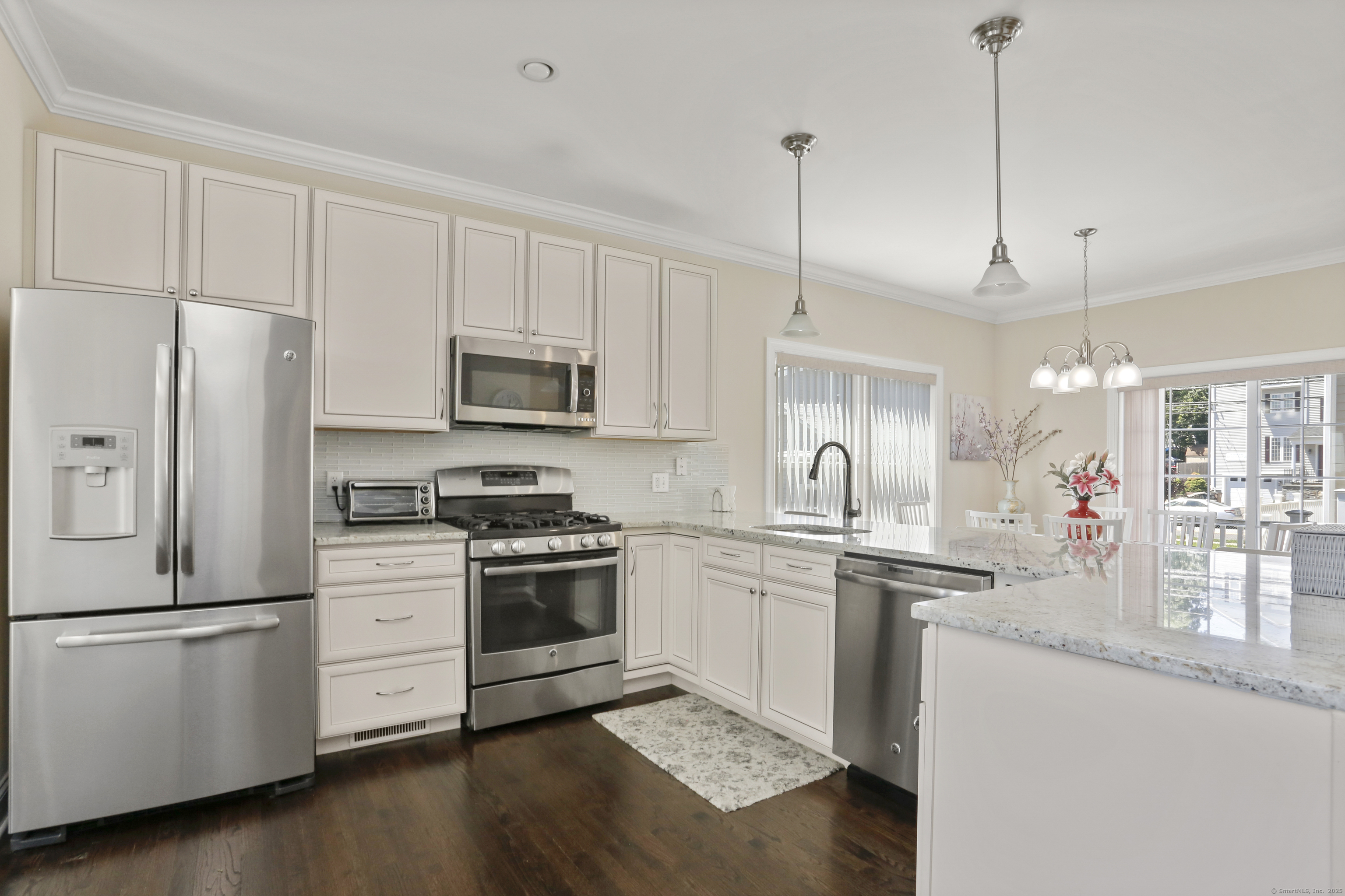 108 Seaside Avenue #APT 10, Stamford, Connecticut image 8