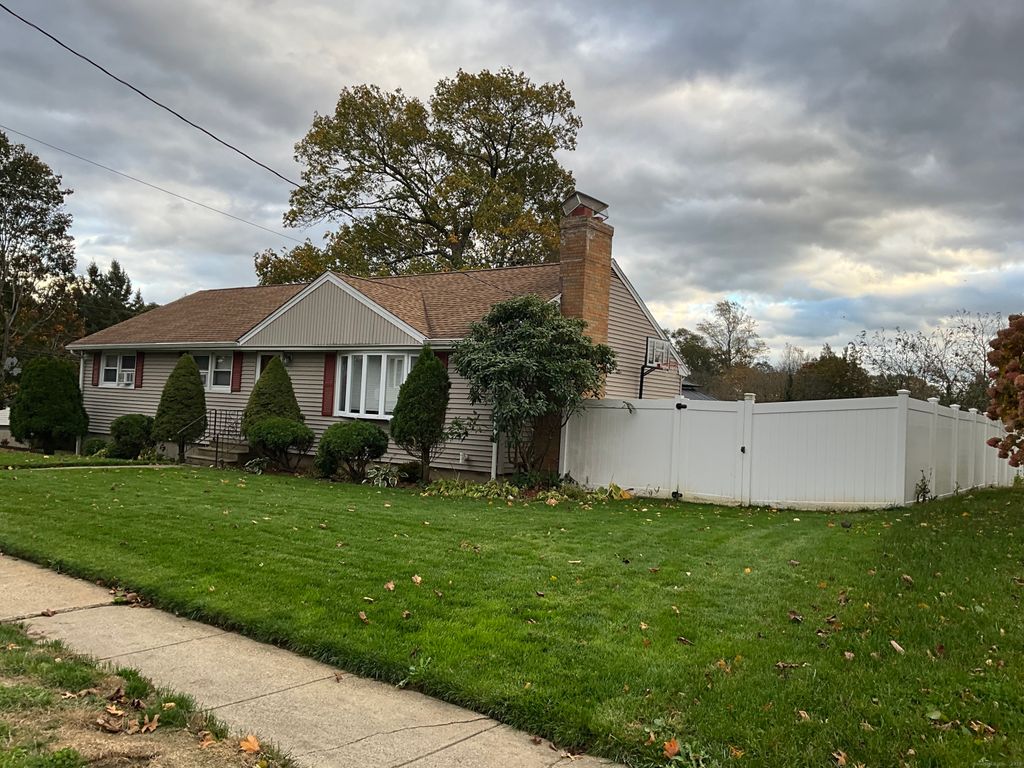 Photo of 175 Post Oak Road, Stratford, CT 06614 (MLS # 24141850)