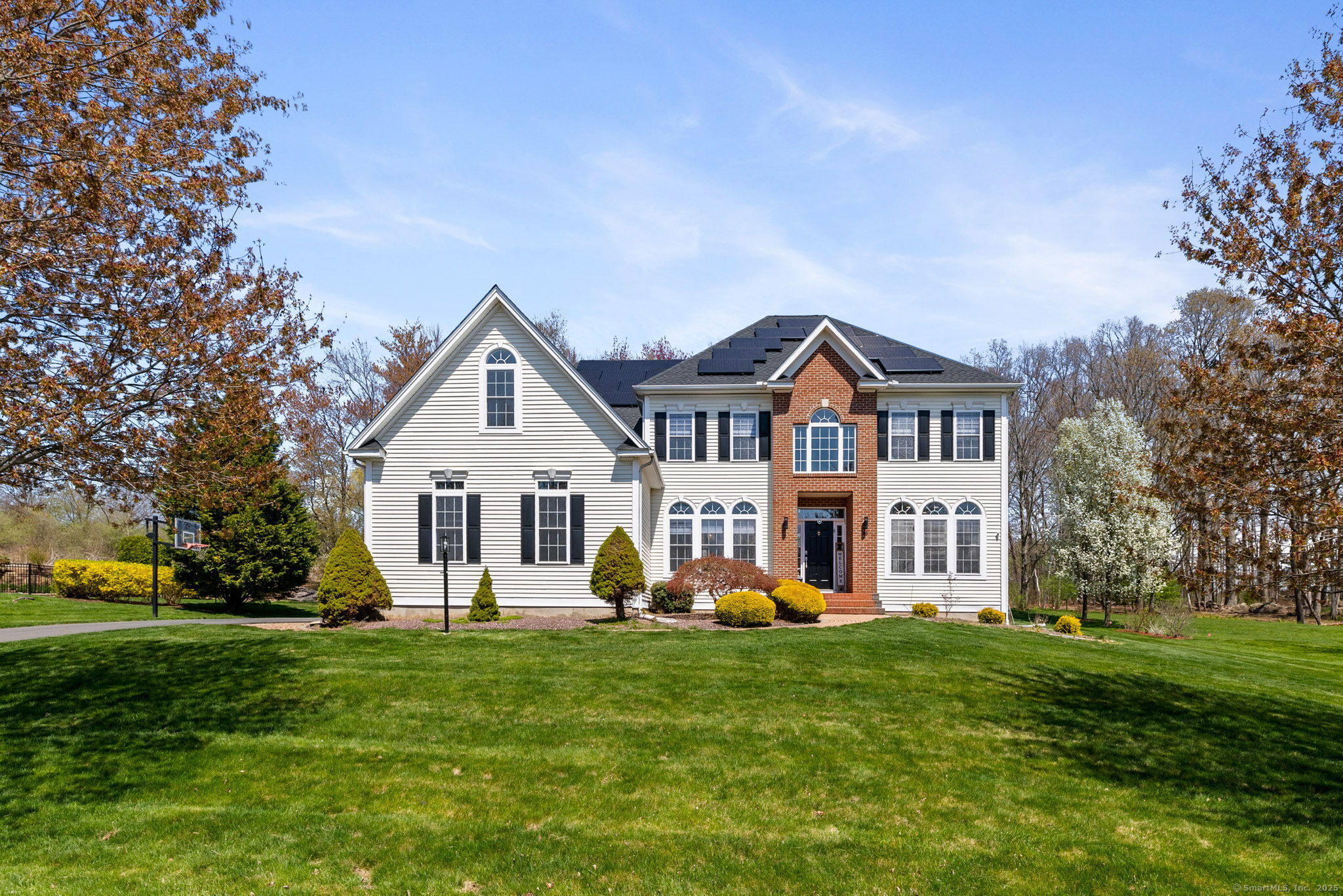 Sweet Meadow Drive, South Windsor, Connecticut - 5 Bedrooms  
4 Bathrooms  
10 Rooms - 