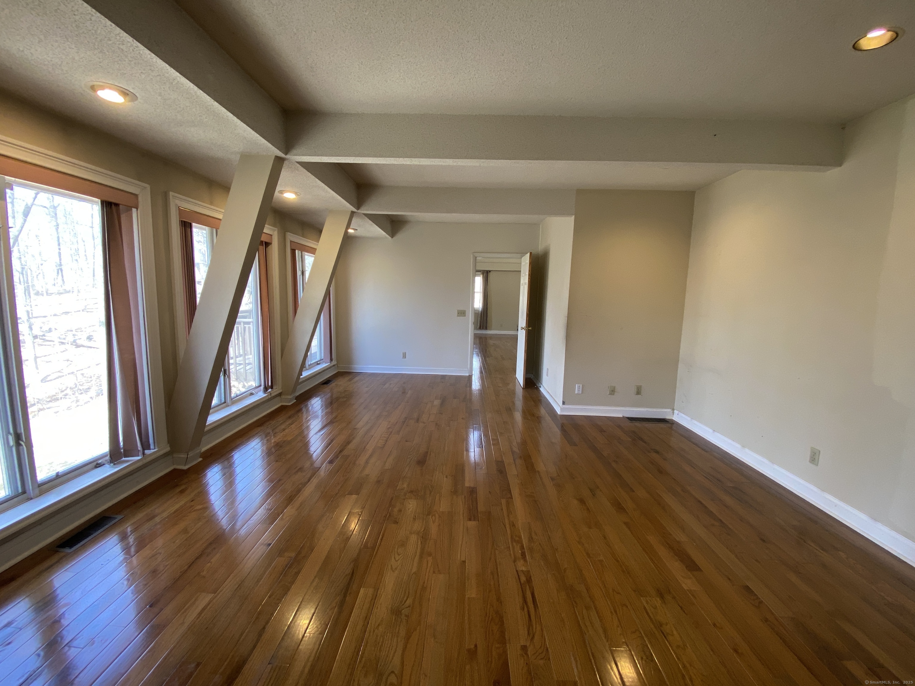 94 W Pond Road, North Branford, Connecticut image 14
