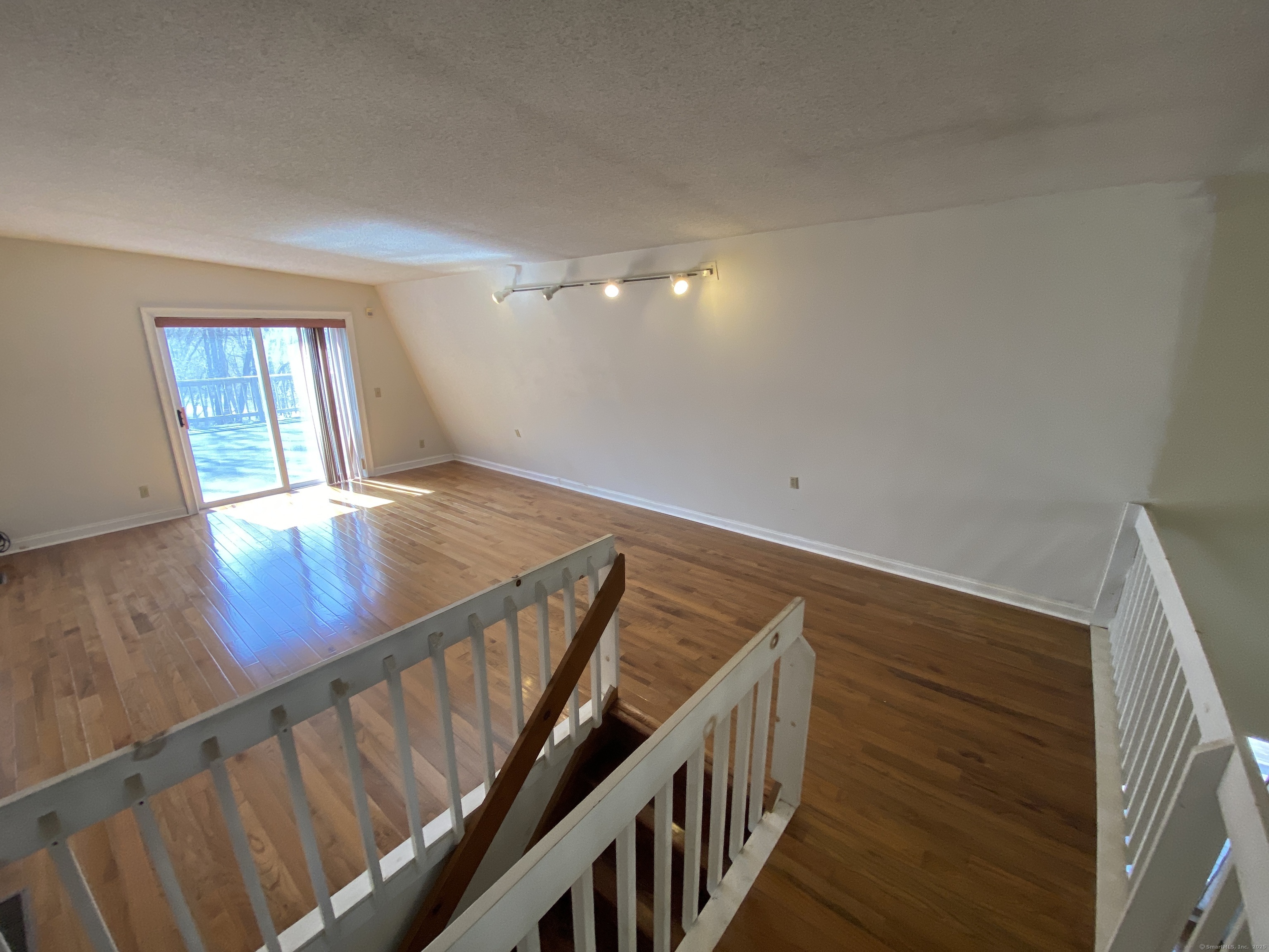 94 W Pond Road, North Branford, Connecticut image 17