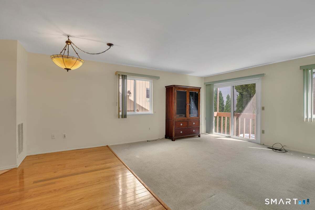 60 Wolfpit Avenue 1B