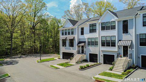 Photo of 39 Brentwood Circle #39, Danbury, CT 06810 (MLS # 24175084)