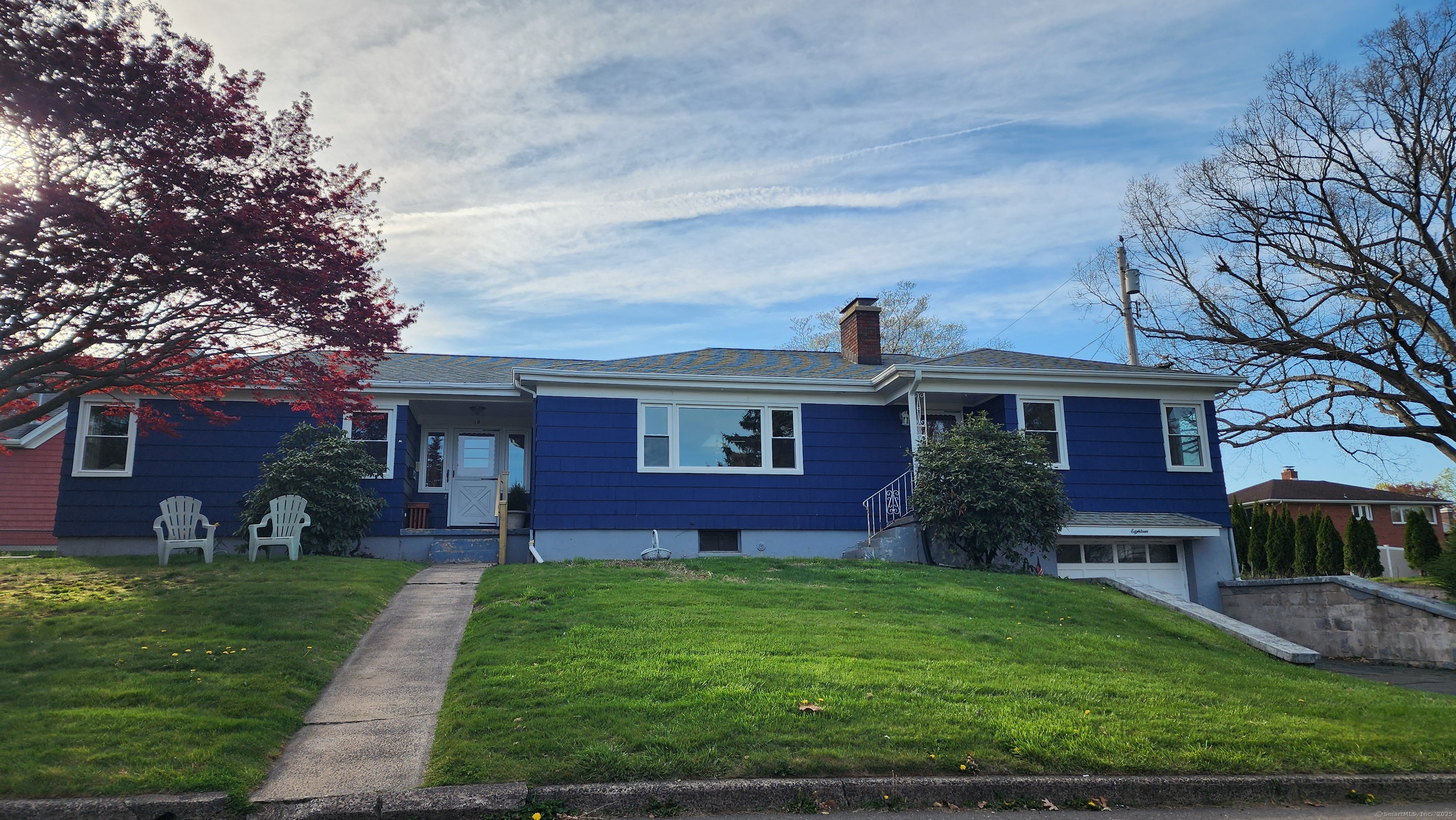 Lincoln Drive, Wallingford, Connecticut - 4 Bedrooms  
2 Bathrooms  
6 Rooms - 
