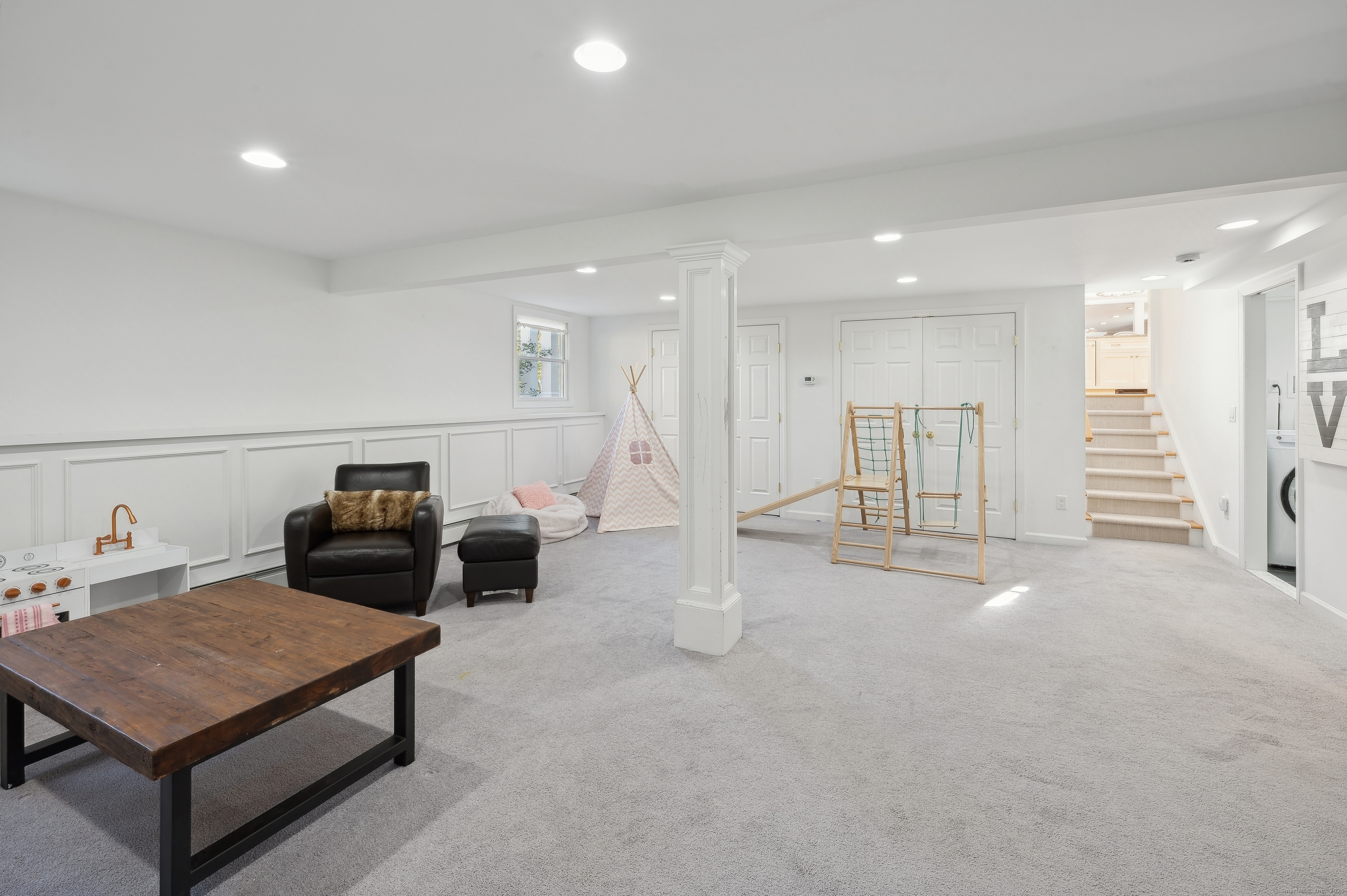 238 Thornridge Drive, Stamford, Connecticut image 15