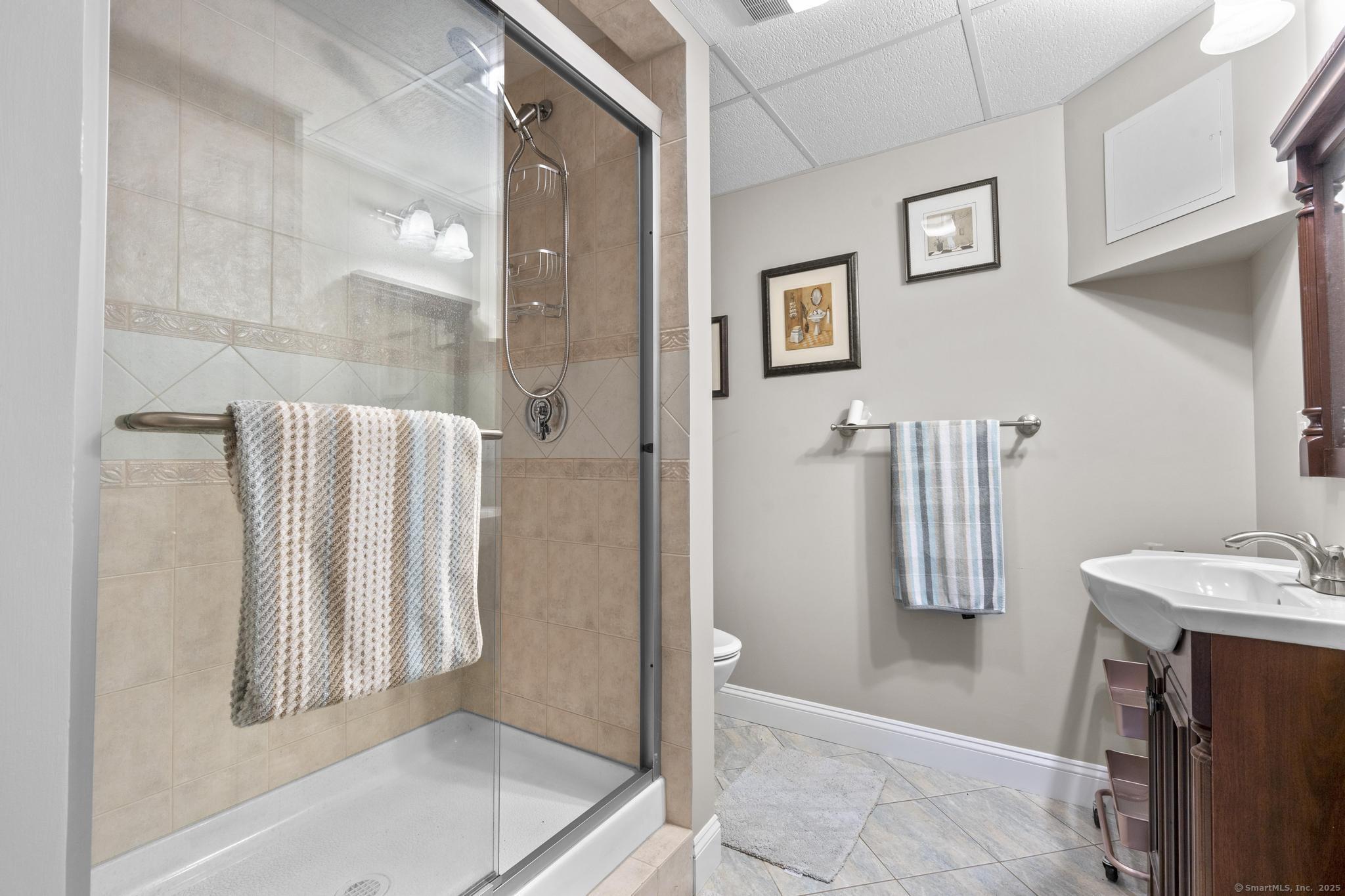 Portland, Connecticut 06480, United States, 4 Bedrooms Bedrooms, ,5 BathroomsBathrooms,Residential,Active,170439