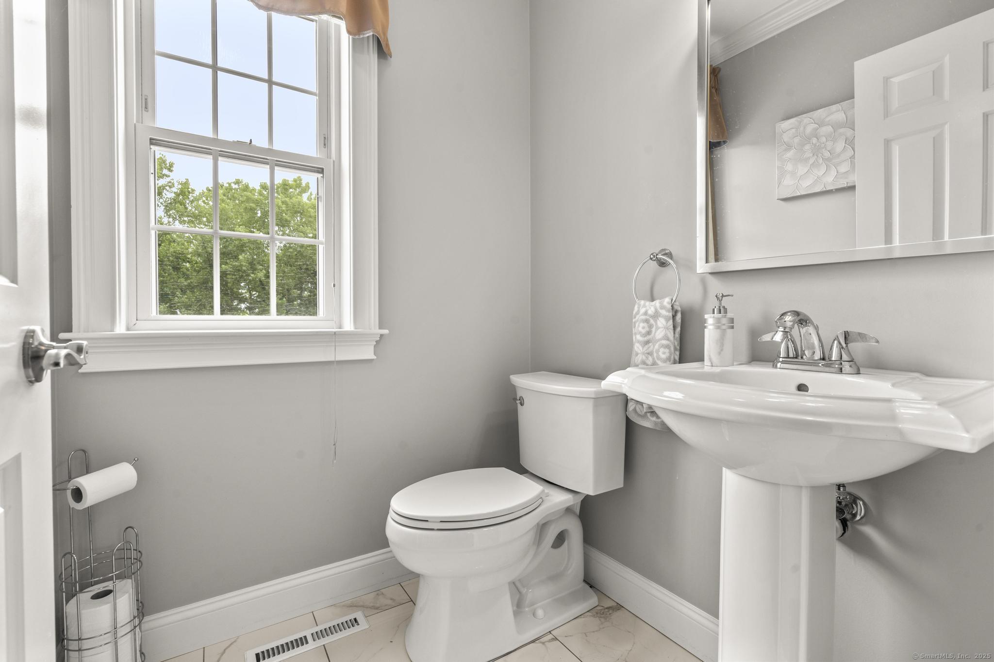 Portland, Connecticut 06480, United States, 4 Bedrooms Bedrooms, ,5 BathroomsBathrooms,Residential,Active,170439