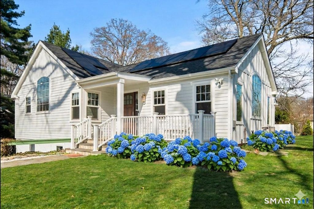 Photo of 8 Ledge Road, Norwalk, CT 06853 (MLS # 24166696)