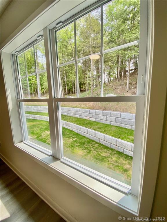 Newtown, Connecticut 06482, United States, 2 Bedrooms Bedrooms, ,2 BathroomsBathrooms,Residential,Active,171103