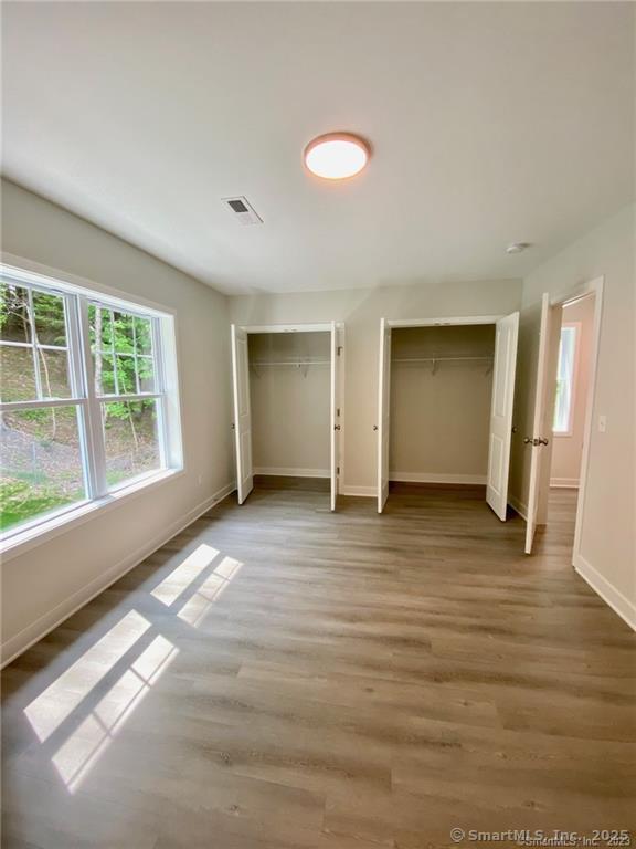 Newtown, Connecticut 06482, United States, 2 Bedrooms Bedrooms, ,2 BathroomsBathrooms,Residential,Active,171103