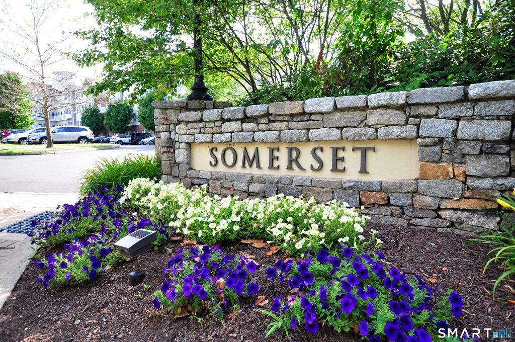 Photo of 1 King Philip Drive #218, West Hartford, CT 06117 (MLS # 24174311)