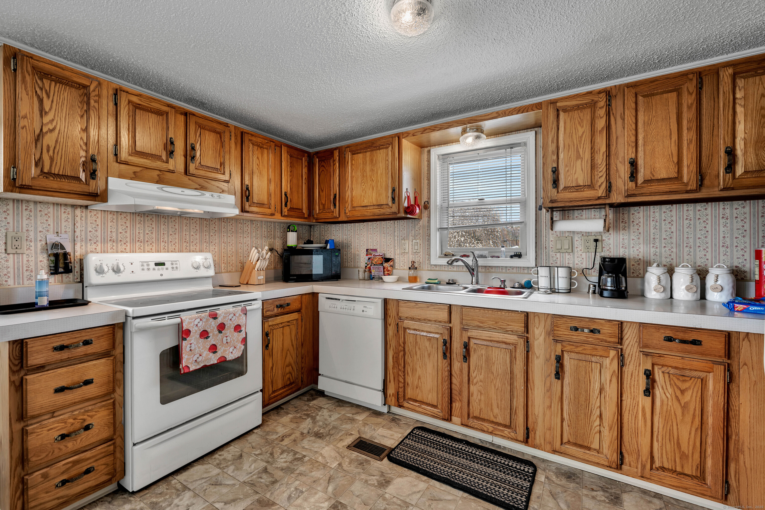 15 Oak Road, Southington, Connecticut image 4