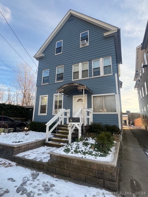 14 Kenyon Street, Waterbury, Connecticut - 10 Bedrooms  
3 Bathrooms  
15 Rooms - 