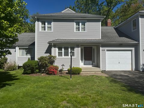 223 Deer Run 223 Shelton CT 06484