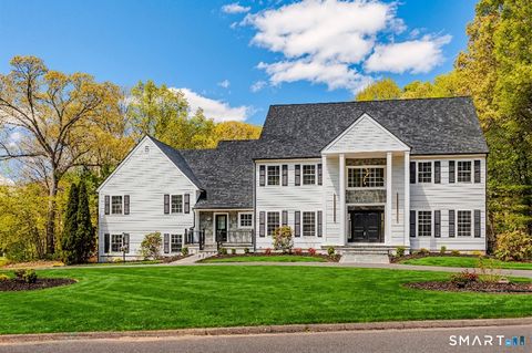 Photo of 7 Queens Peak, Canton, CT 06019 (MLS # 24173912)