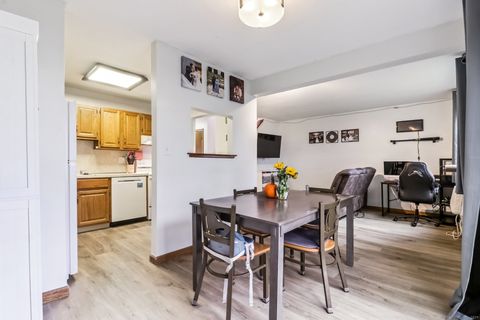 Tiny photo for 565 Clark Avenue #APT 18, Bristol, CT 06010 (MLS # 24127810)