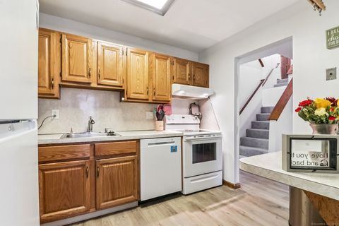 Tiny photo for 565 Clark Avenue #APT 18, Bristol, CT 06010 (MLS # 24127810)