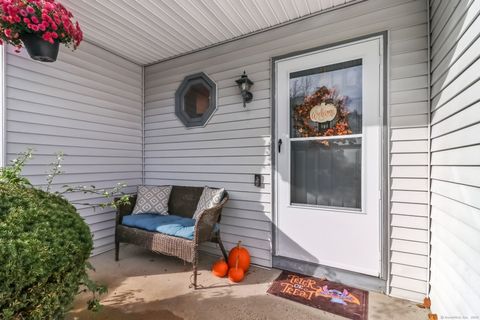 Tiny photo for 565 Clark Avenue #APT 18, Bristol, CT 06010 (MLS # 24127810)