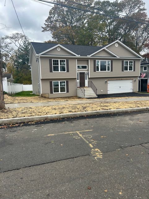 18 Albion Avenue West Haven CT 06516