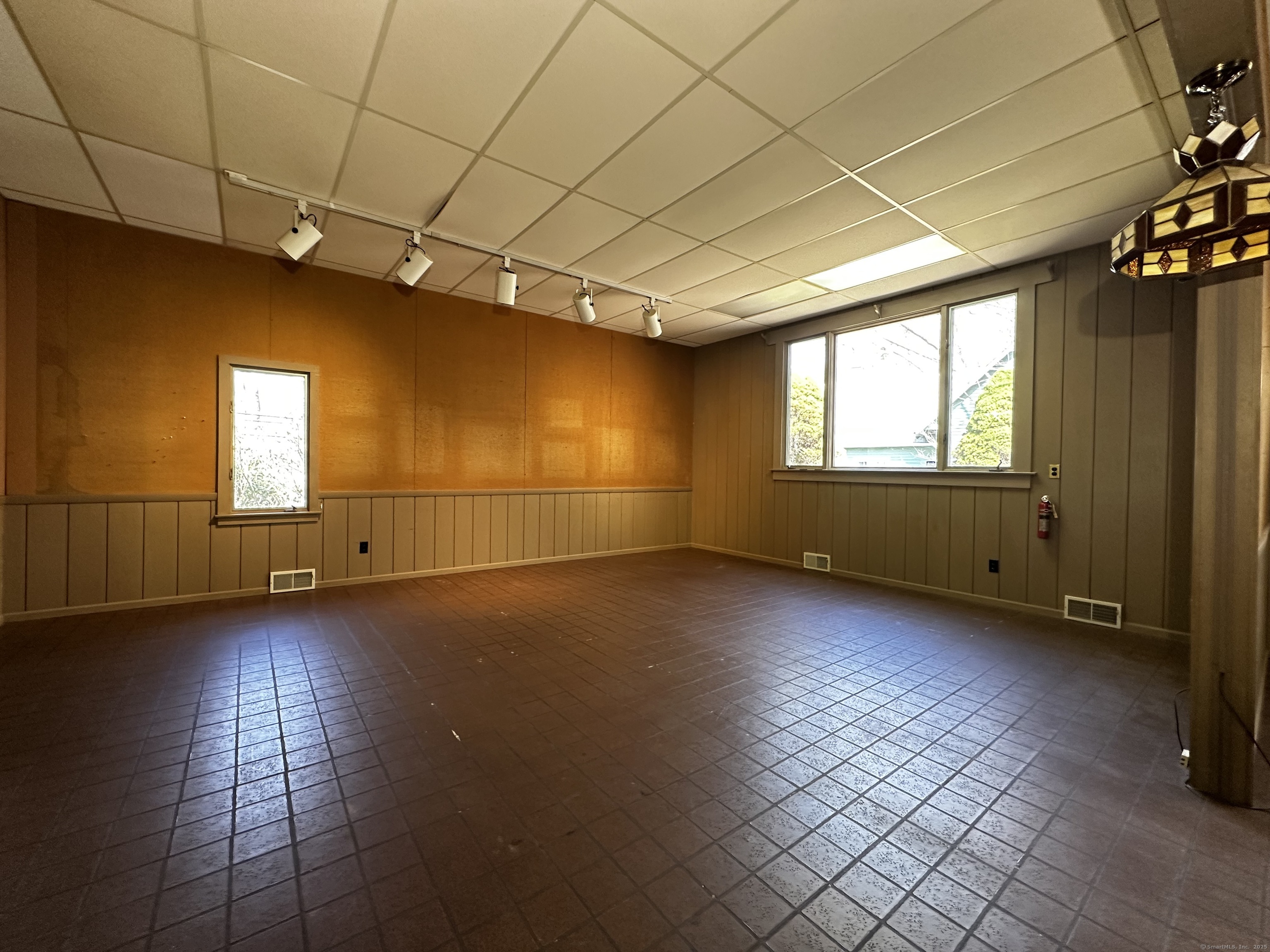 Lyme, Connecticut 06371, United States, 2 Bedrooms Bedrooms, ,2 BathroomsBathrooms,Residential,Pending,109858