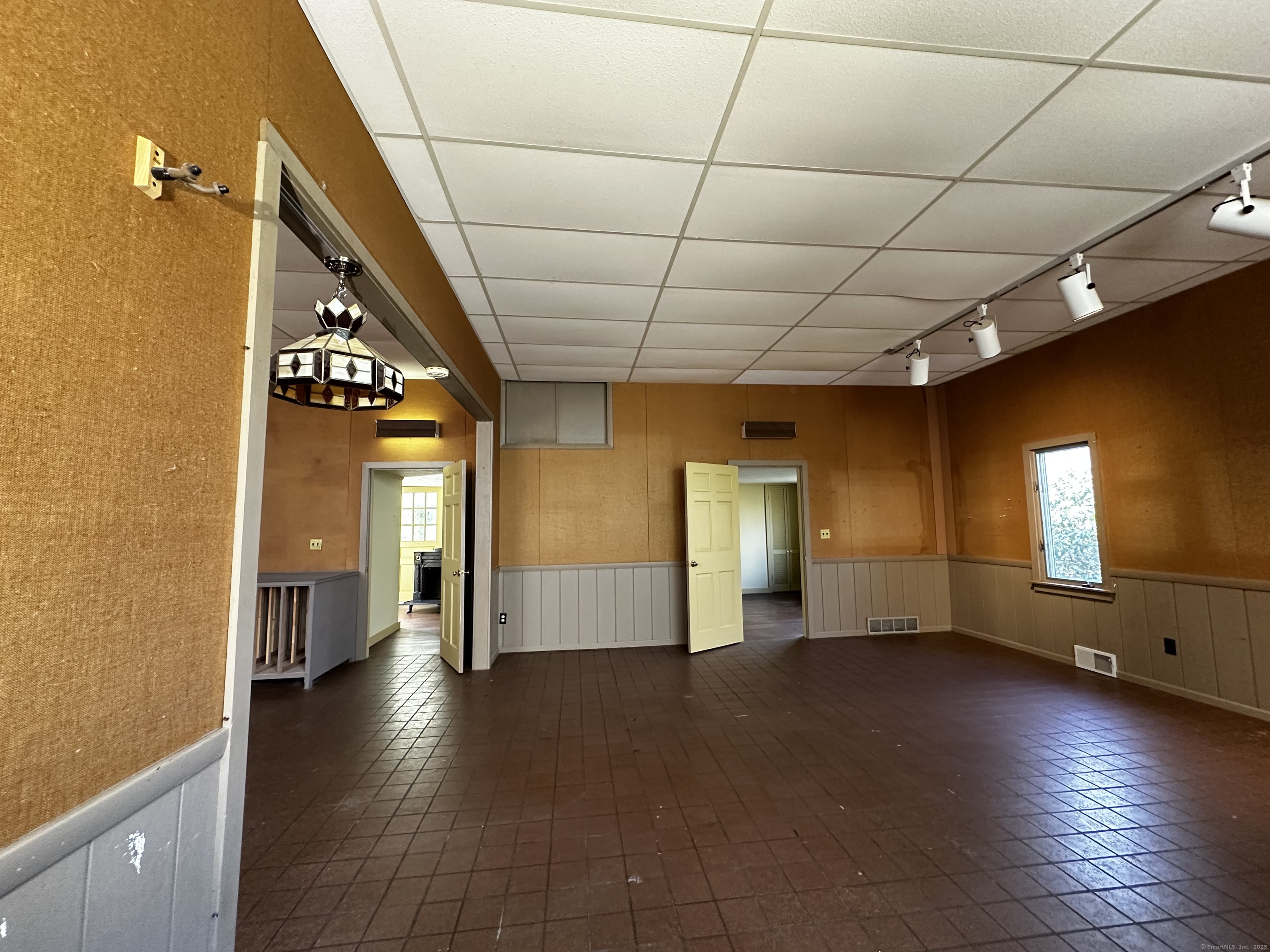 Lyme, Connecticut 06371, United States, 2 Bedrooms Bedrooms, ,2 BathroomsBathrooms,Residential,Pending,109858