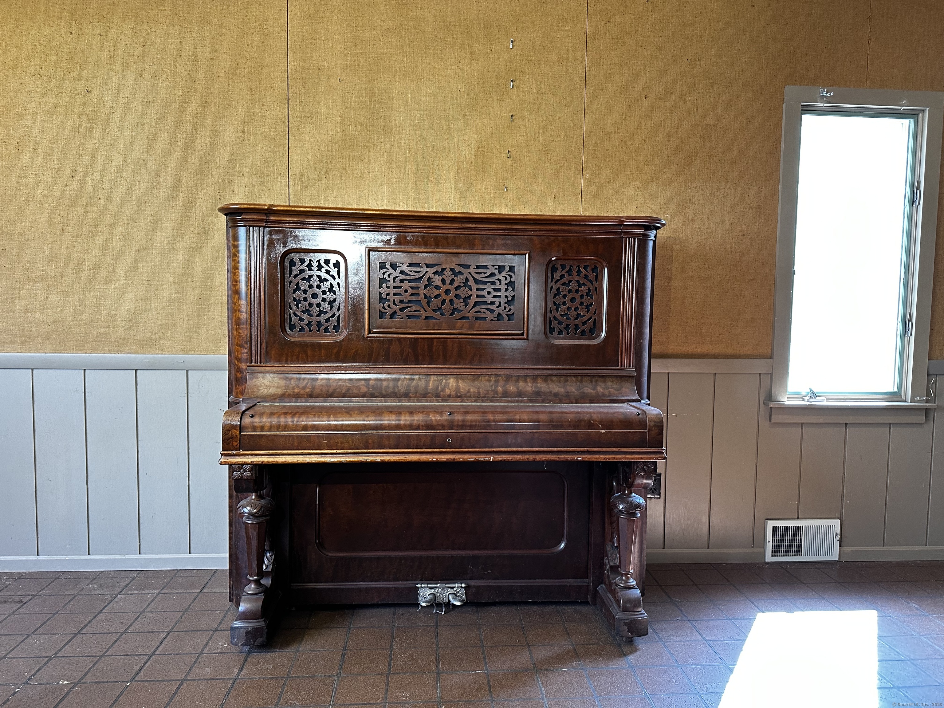 Lyme, Connecticut 06371, United States, 2 Bedrooms Bedrooms, ,2 BathroomsBathrooms,Residential,Pending,109858