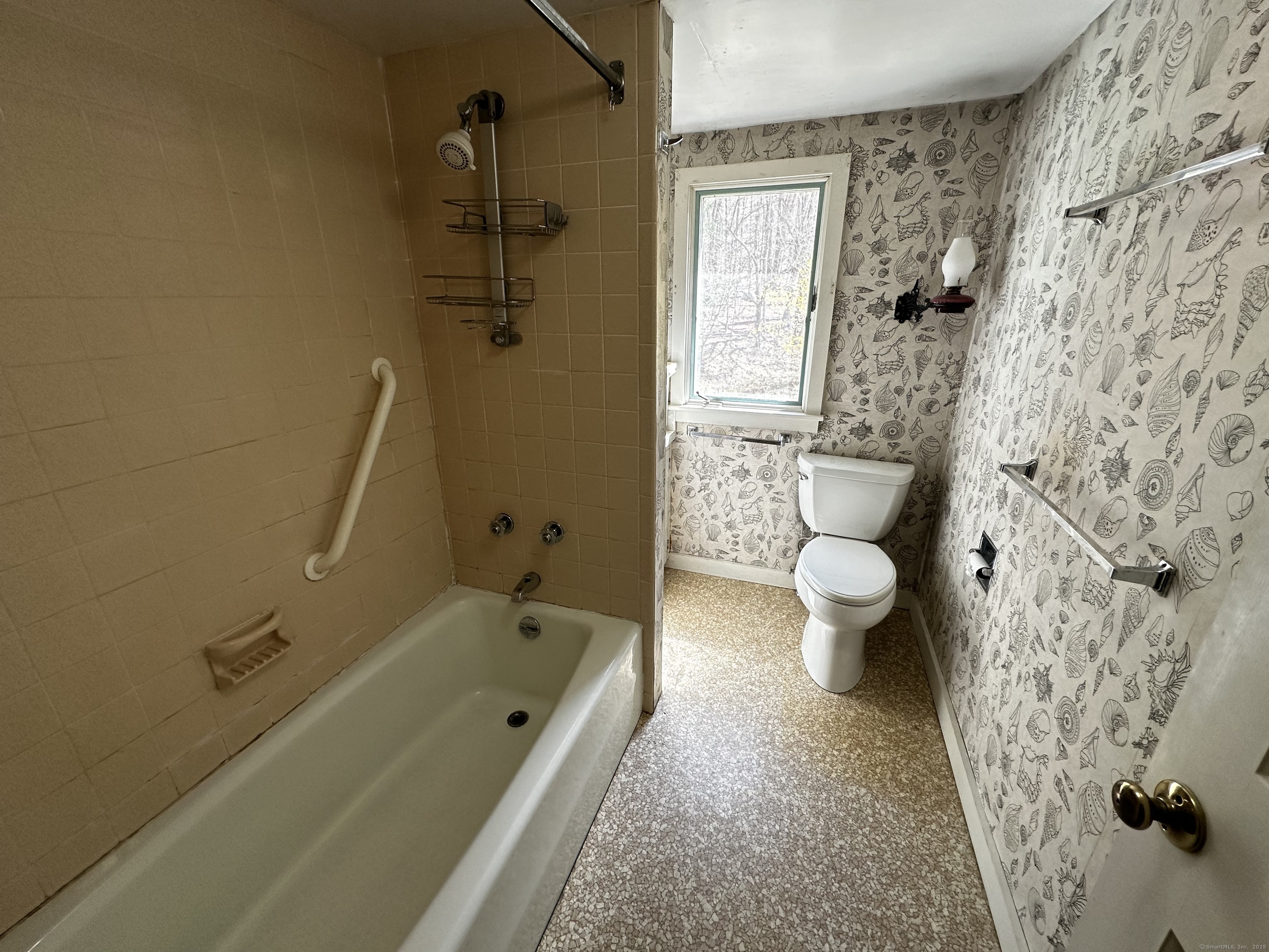 Lyme, Connecticut 06371, United States, 2 Bedrooms Bedrooms, ,2 BathroomsBathrooms,Residential,Pending,109858