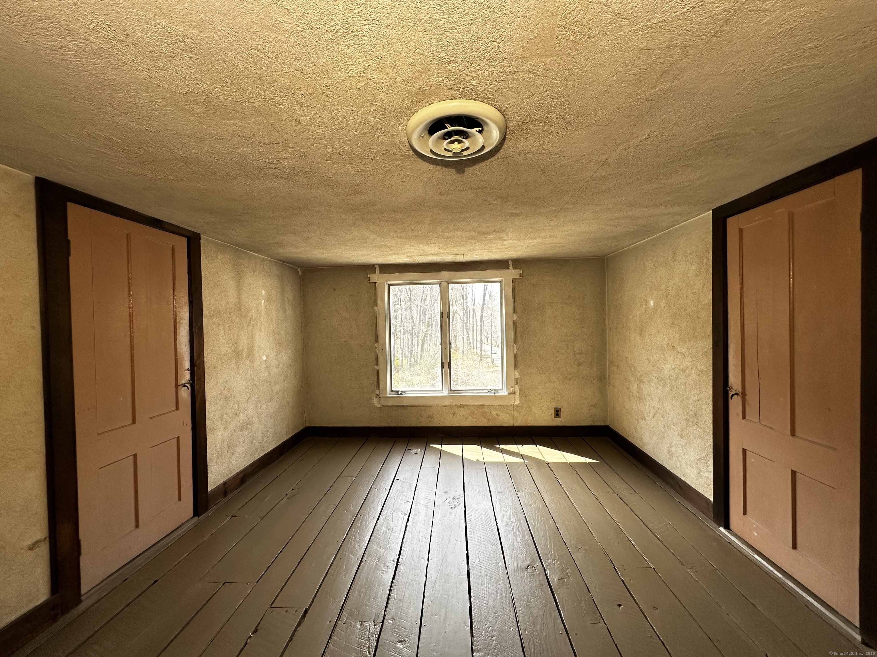 Lyme, Connecticut 06371, United States, 2 Bedrooms Bedrooms, ,2 BathroomsBathrooms,Residential,Pending,109858