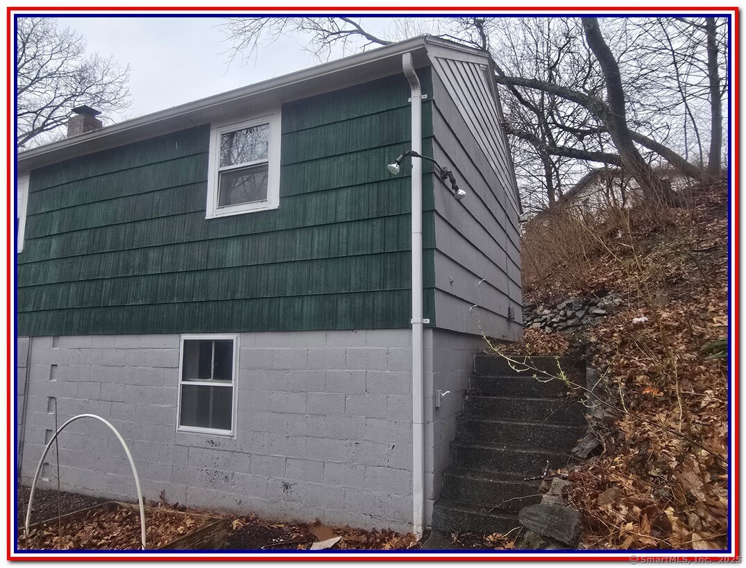 214 W Thames Street, Norwich, Connecticut image 3