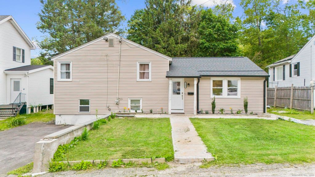 Photo of 113 Devonwood Drive, Waterbury, CT 06708 (MLS # 24143478)