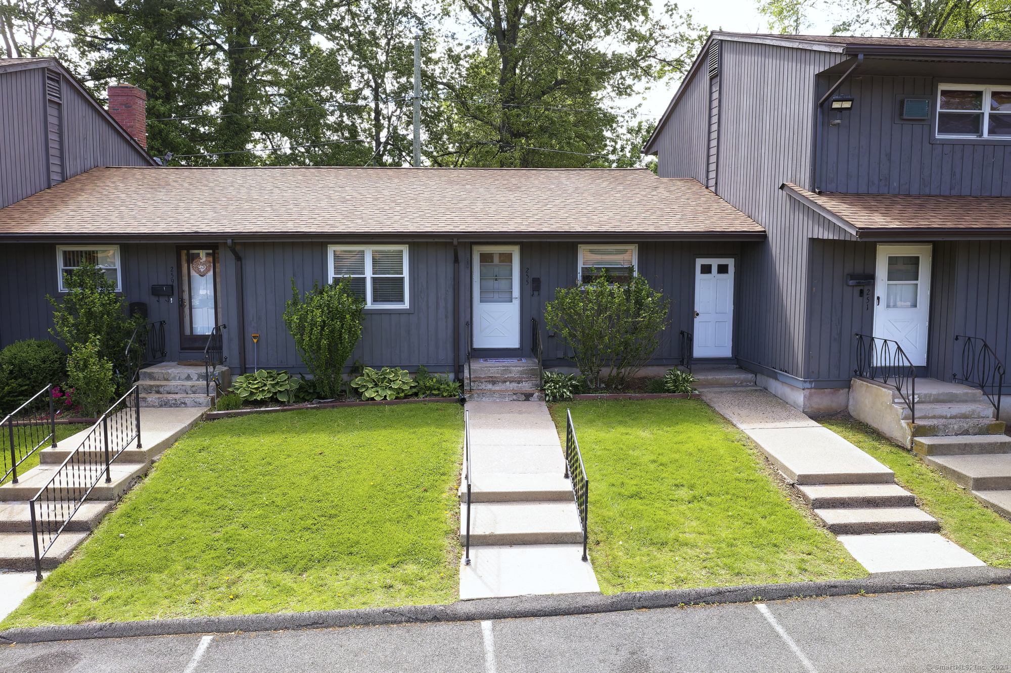 Property for Sale at Williamstown Court 255, Newington, Connecticut - Bedrooms: 1 
Bathrooms: 1 
Rooms: 3  - $169,000