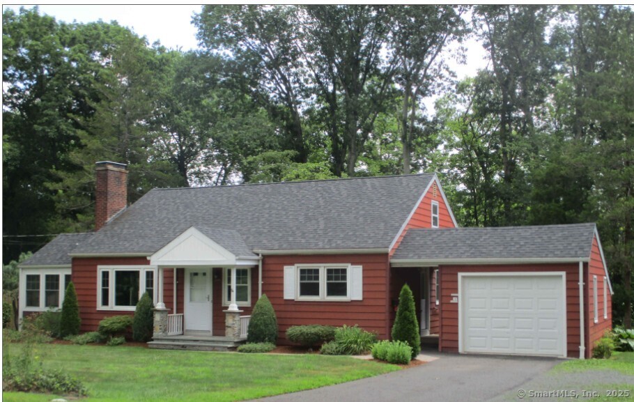 Woodhouse Avenue, Wallingford, Connecticut - 3 Bedrooms  
1 Bathrooms  
5 Rooms - 