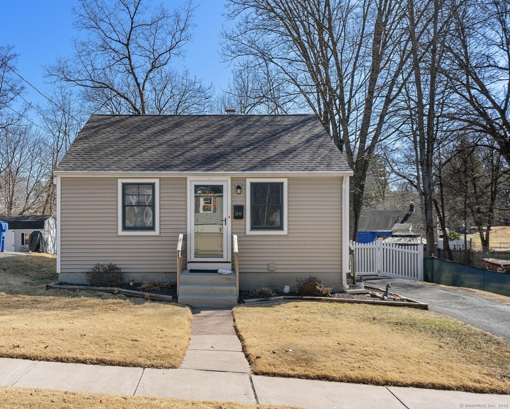 25 Bilyue Road, Manchester, Connecticut image 1