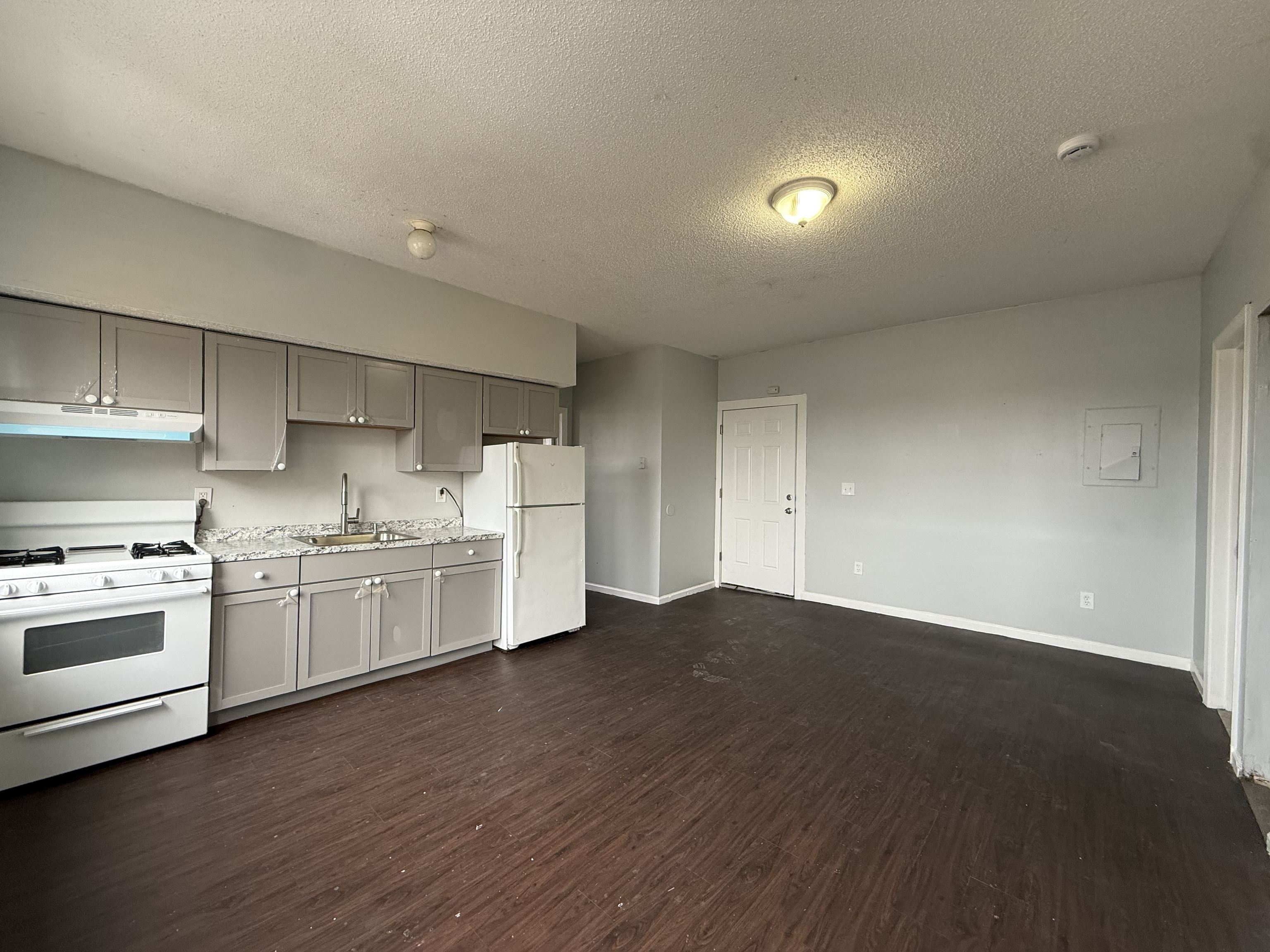 132 Locust Street 13