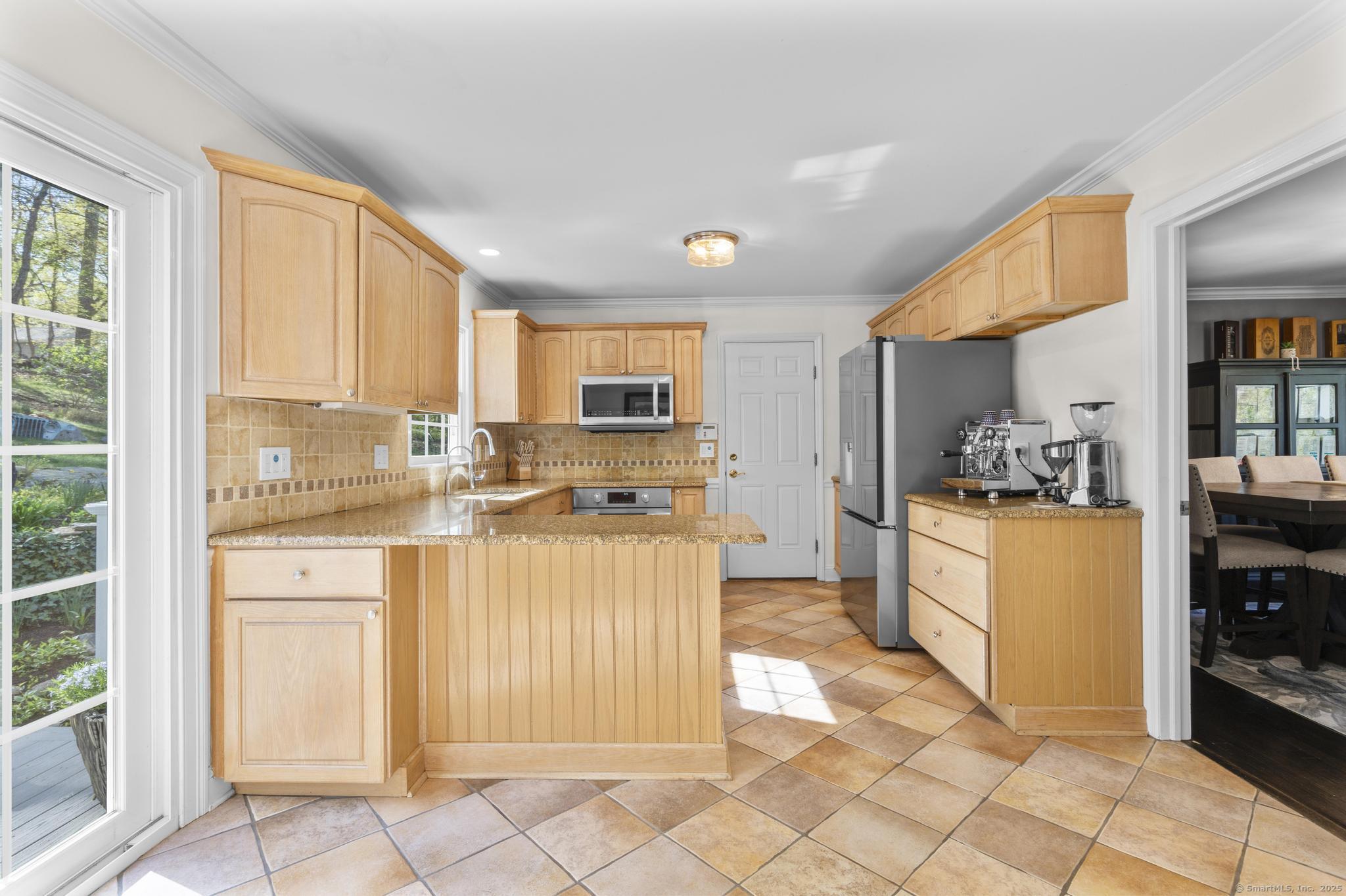 16 Black Twig Place, Stamford, Connecticut image 8