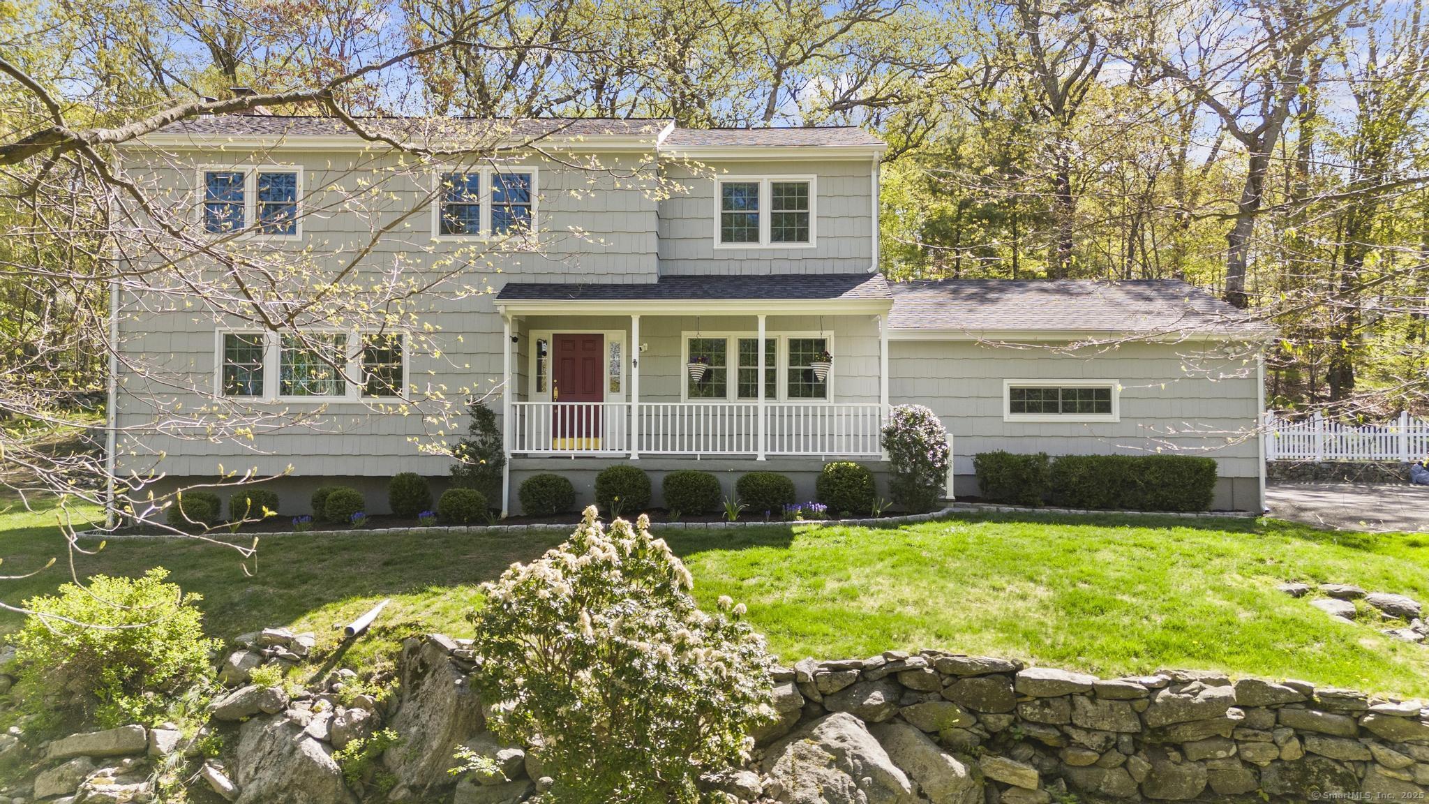 Property for Sale at Black Twig Place, Stamford, Connecticut - Bedrooms: 4 
Bathrooms: 3 
Rooms: 9  - $897,000