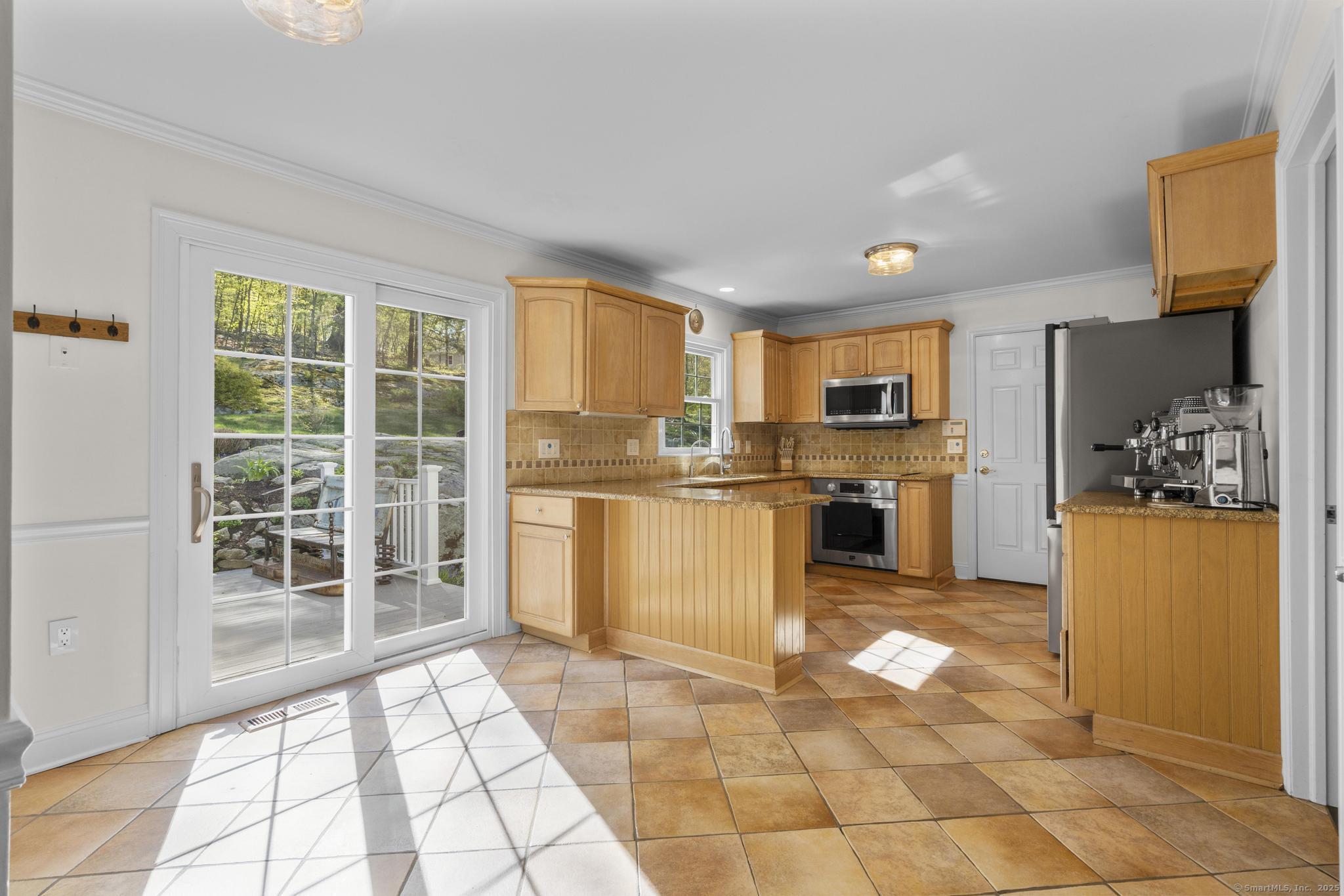 16 Black Twig Place, Stamford, Connecticut image 9