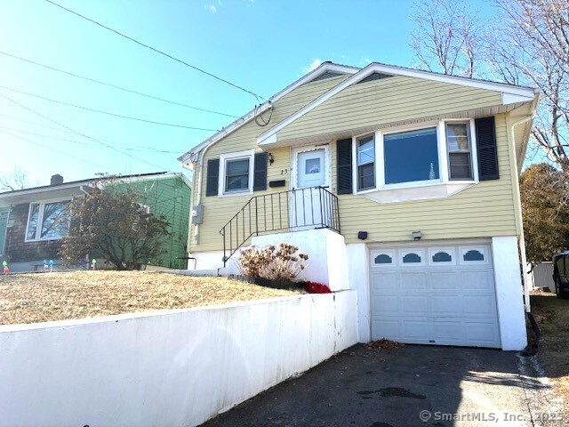 Property for Sale at Dow Street, New London, Connecticut - Bedrooms: 3 
Bathrooms: 1 
Rooms: 5  - $269,000