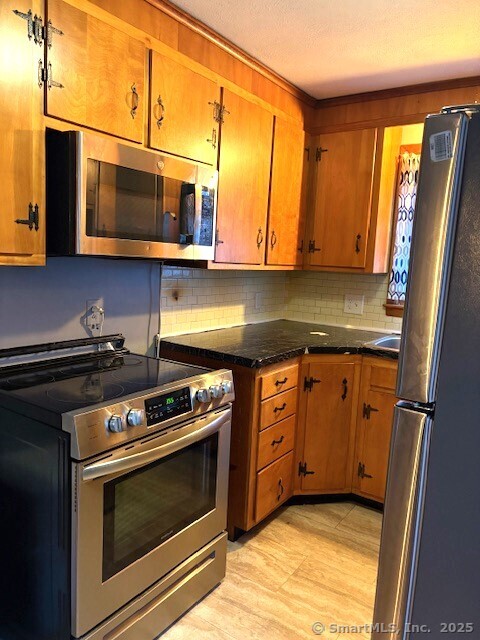 23 Dow Street, New London, Connecticut image 6