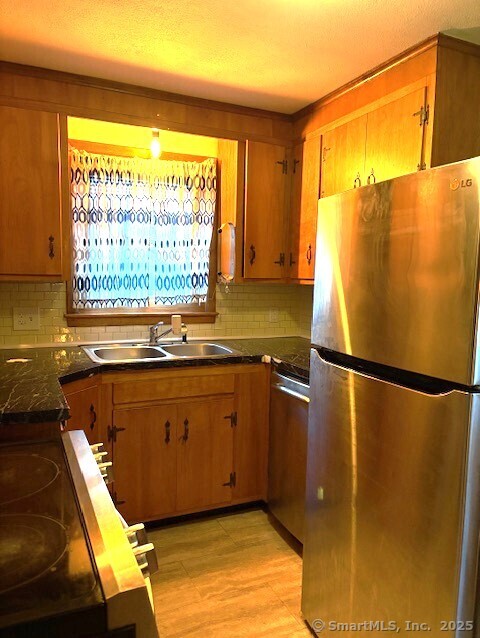 23 Dow Street, New London, Connecticut image 7