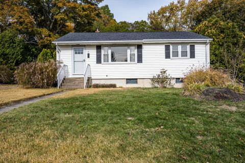 Photo of 6 Hilltop Terrace, Waterford, CT 06385 (MLS # 24139022)