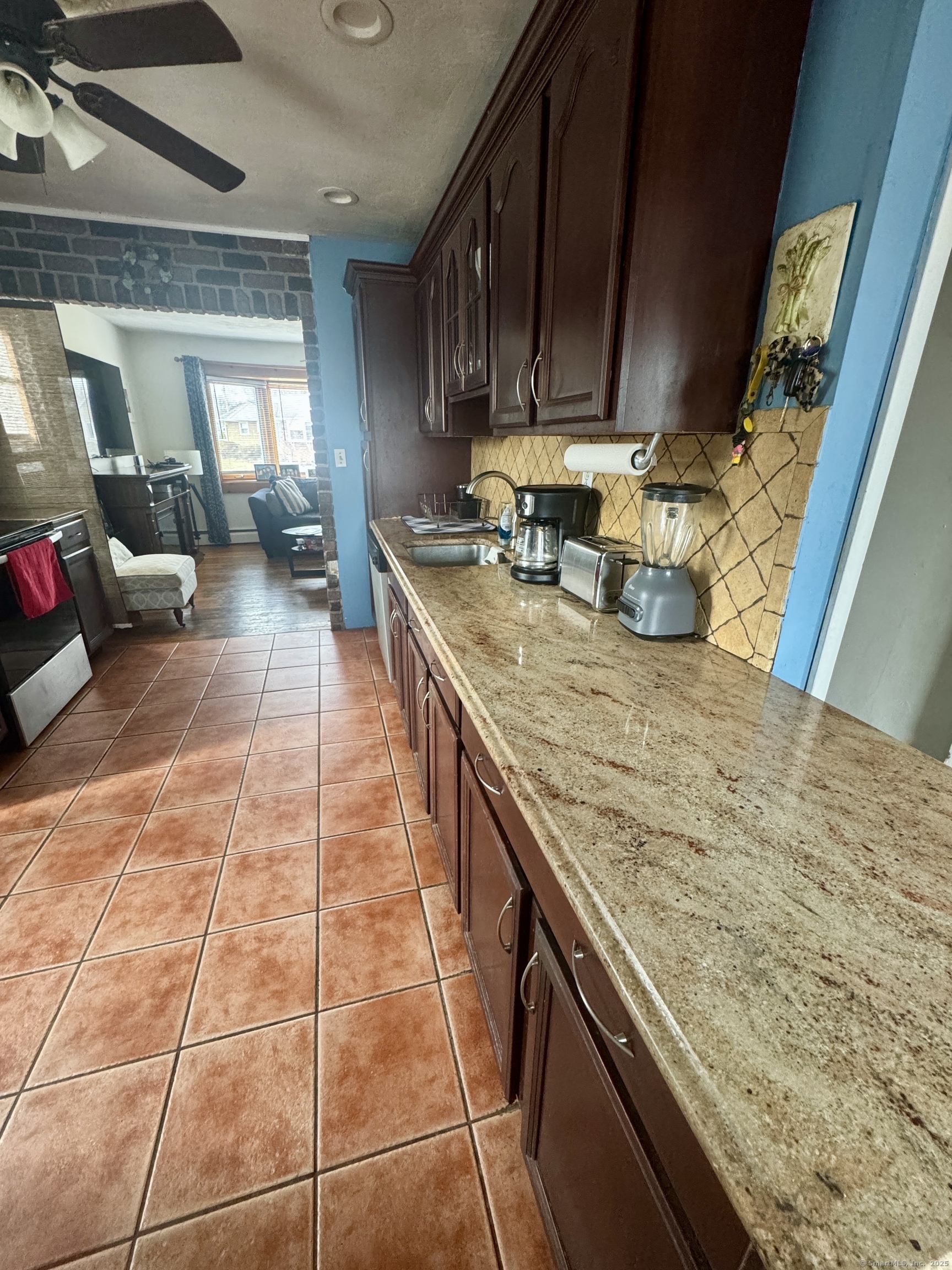 35 Fair Sailing Road, West Haven, Connecticut image 4