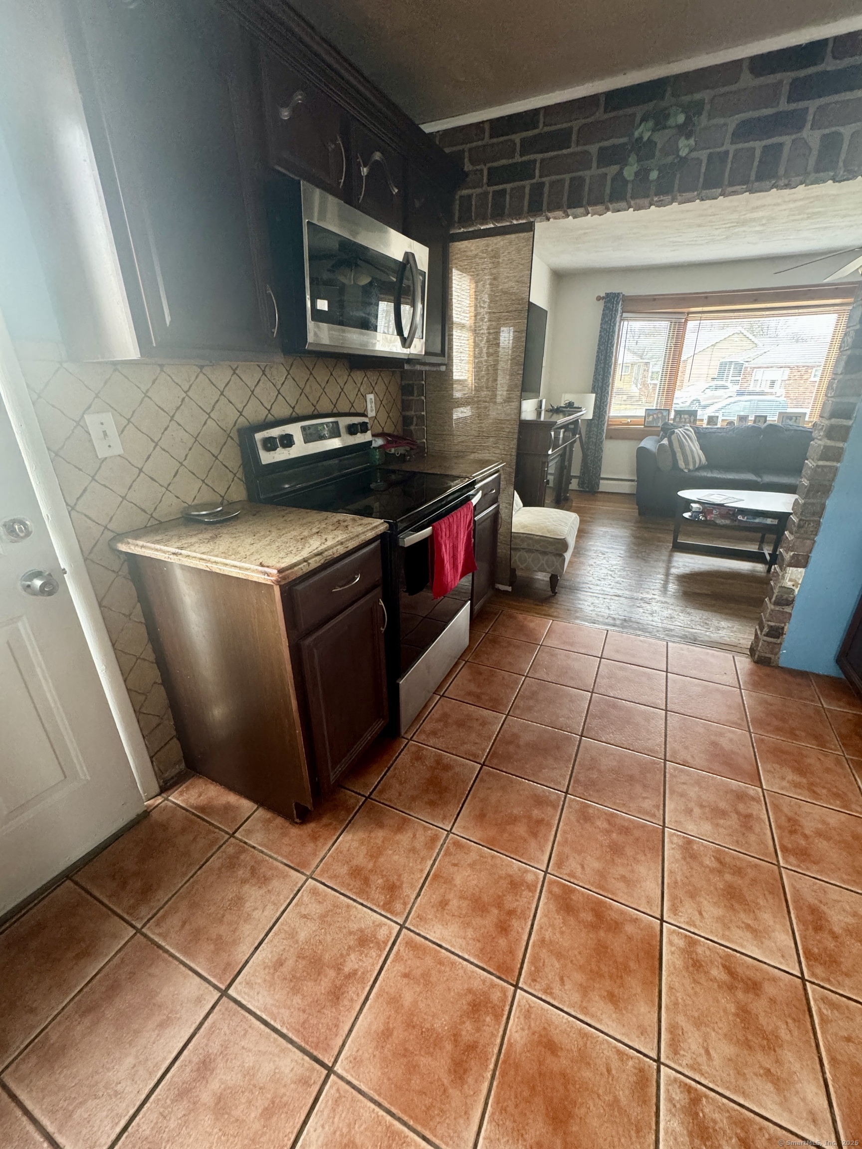 35 Fair Sailing Road, West Haven, Connecticut image 5